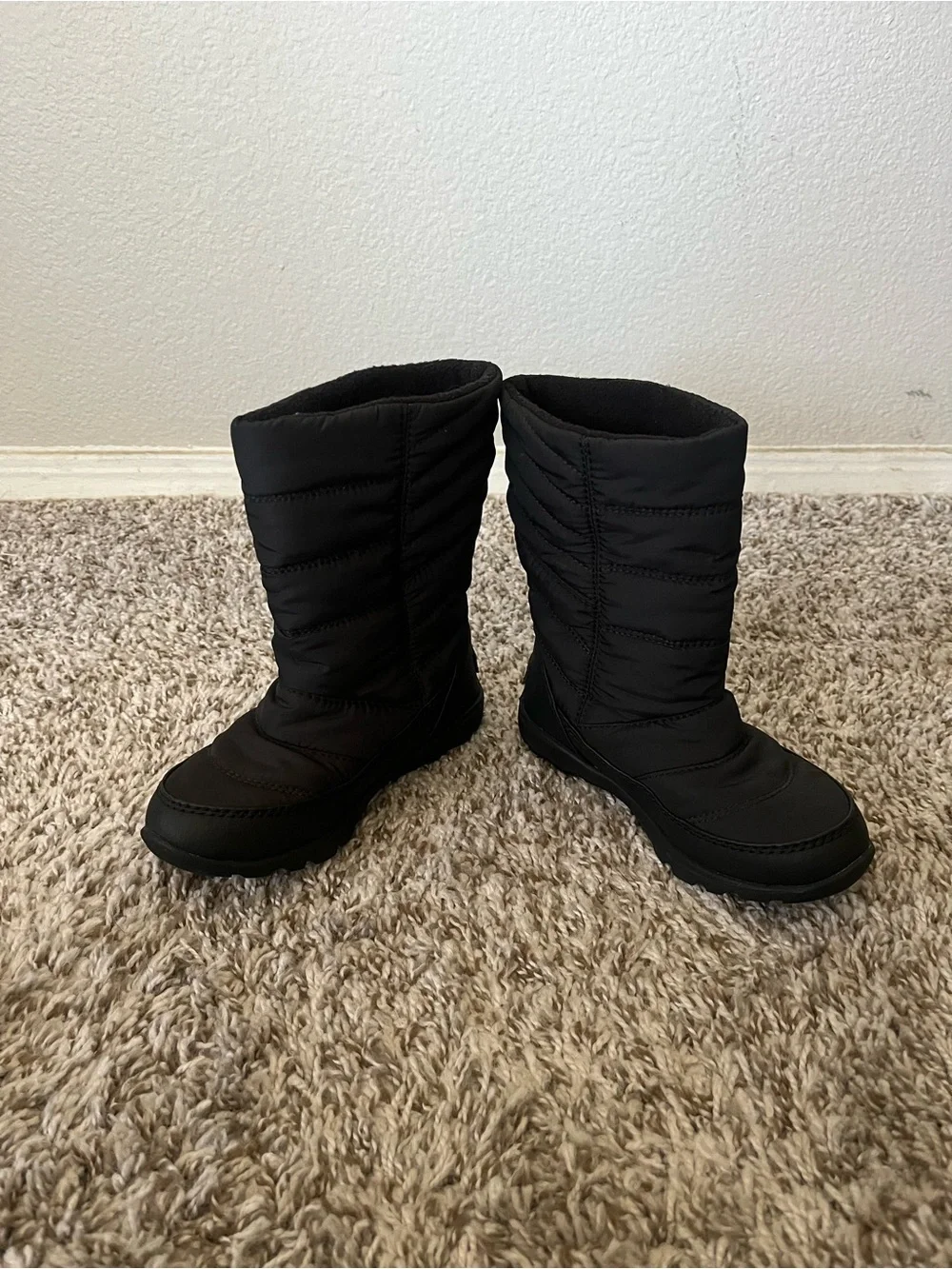 Sorel Black Quilted Slip-On Winter Boots in Black Children Size 11 NWOT